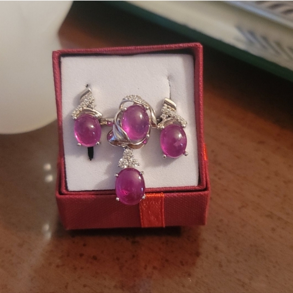(NWT) World Class Genuine Mozambique Ruby Set - Picture 9 of 11